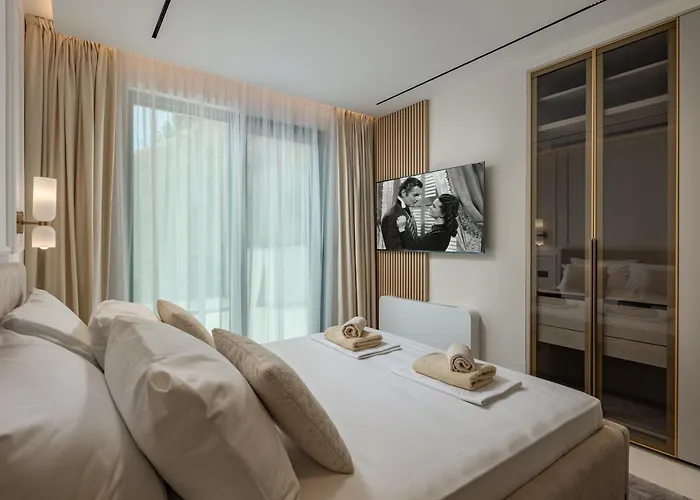 Vista Magica With Swimming Pool Опатія